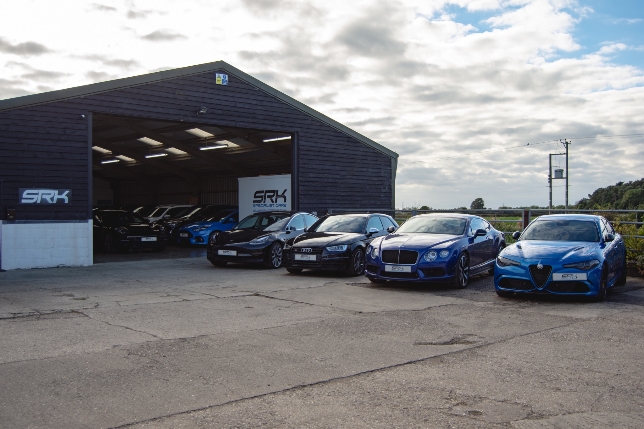 SRK Specialist Cars Van dealership in Milton Keynes AutoTrader